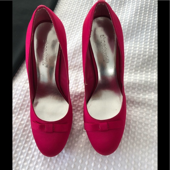 Fuchsia Velvet Pumps - Picture 1 of 8